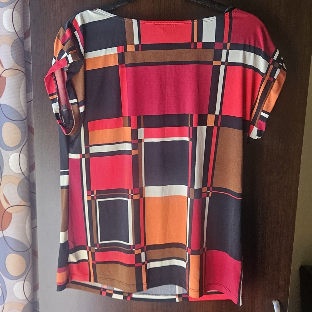 New Directions Geometric Patterned Blouse - Picture 2 of 3